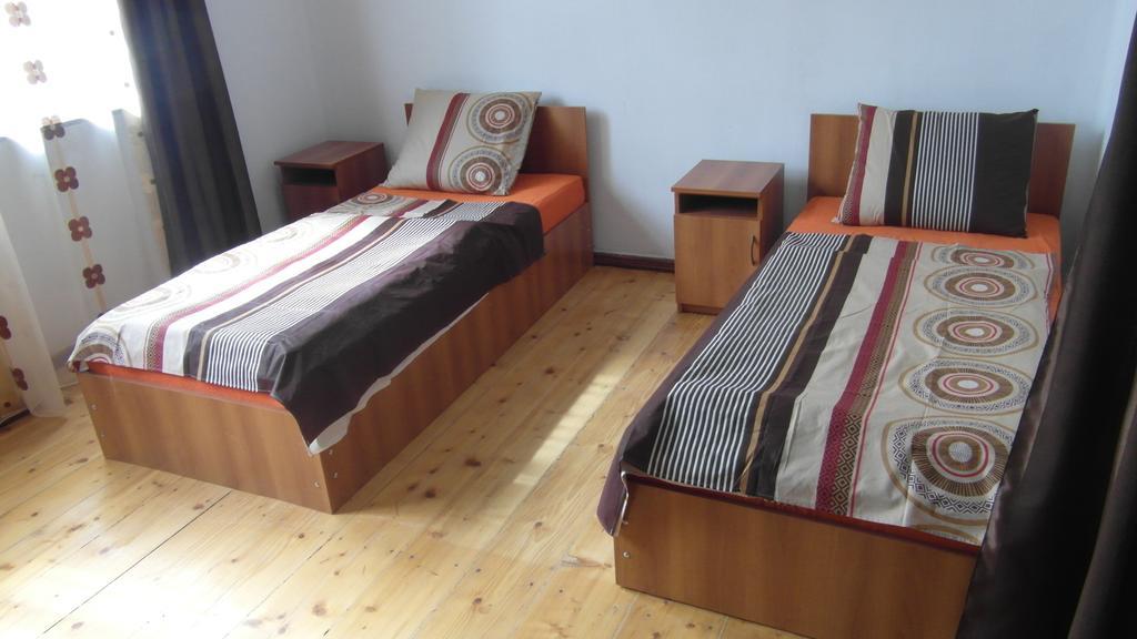 Gvirilas Sakhli Guest House Khashuri Rom bilde