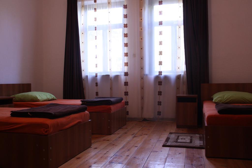 Gvirilas Sakhli Guest House Khashuri Eksteriør bilde